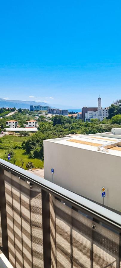 Apartment Azure *Close To The Beach Сплит Экстерьер фото