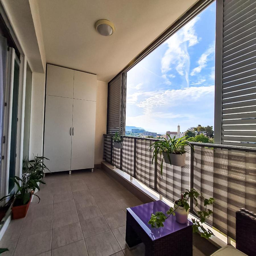 Apartment Azure *Close To The Beach Сплит Экстерьер фото